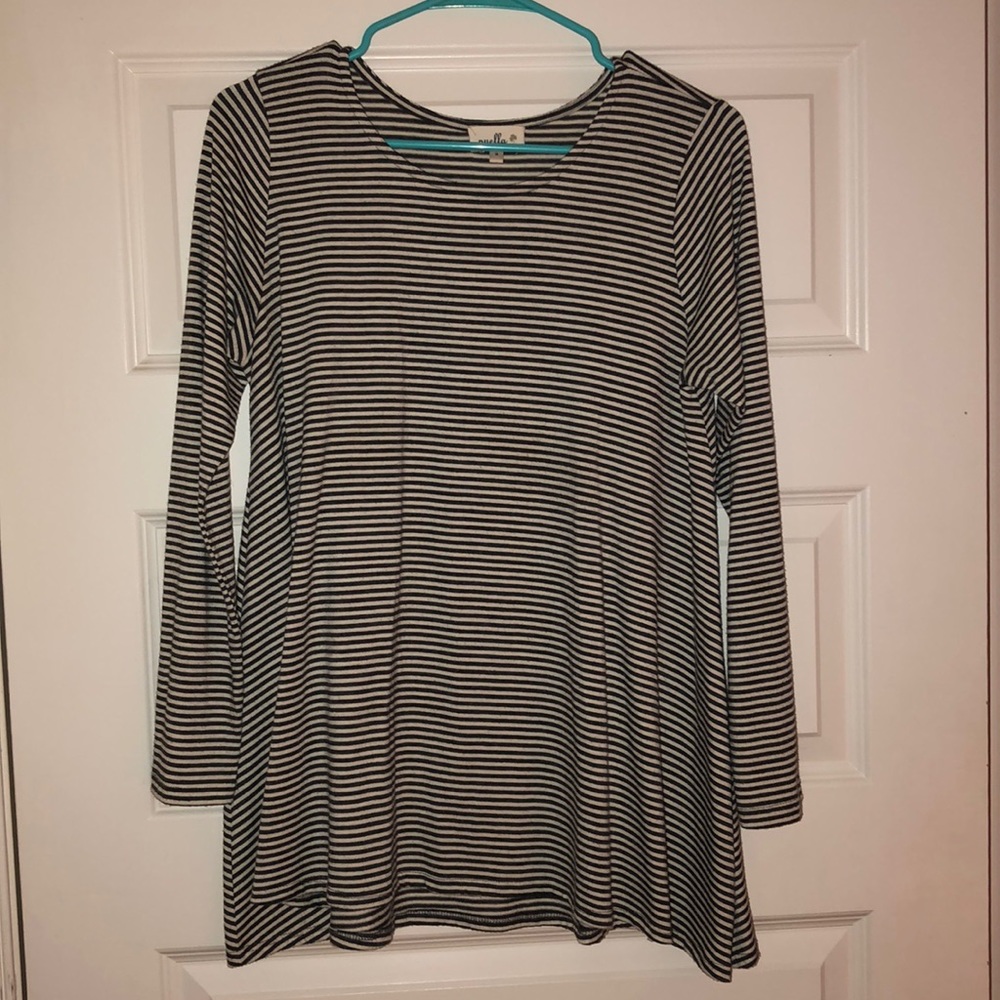 Puella black and white black shirt
